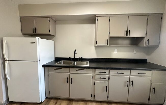 1 bed, 1 bath, 600 sqft, $1,040, Unit 308-1