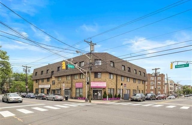 311 PALISADE AVE
