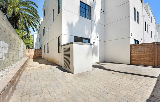 2 beds, 2.5 baths, 1,197 sqft, $4,600, Unit 118