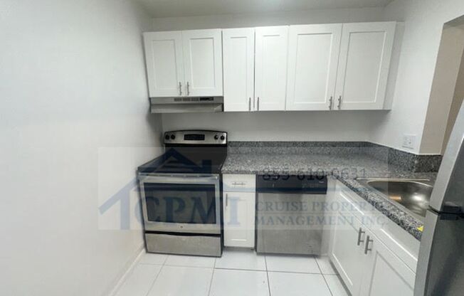 2 beds, 1 bath, 896 sqft, $2,095, Unit B102