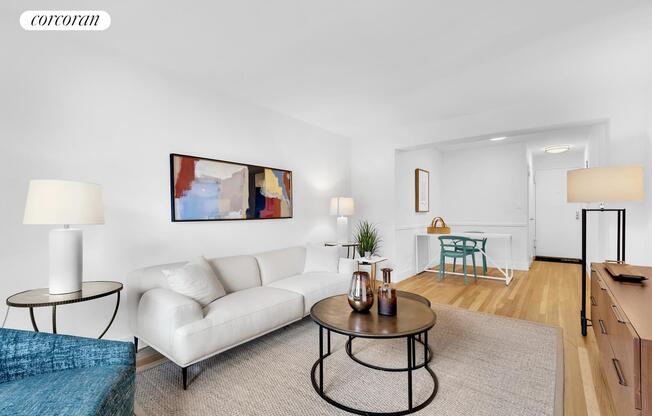 2 beds, 1 bath, $2,900, Unit 5F