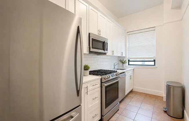 1 bed, 1 bath, 760 sqft, $6,000, Unit 16E