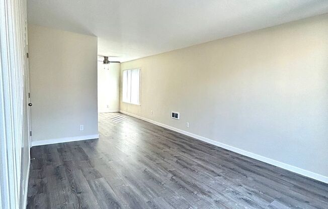 Newly Remodeled 2 Bedroom / 1.5 Bathroom Townhouse Style Apartment in Redwood City Available NOW!