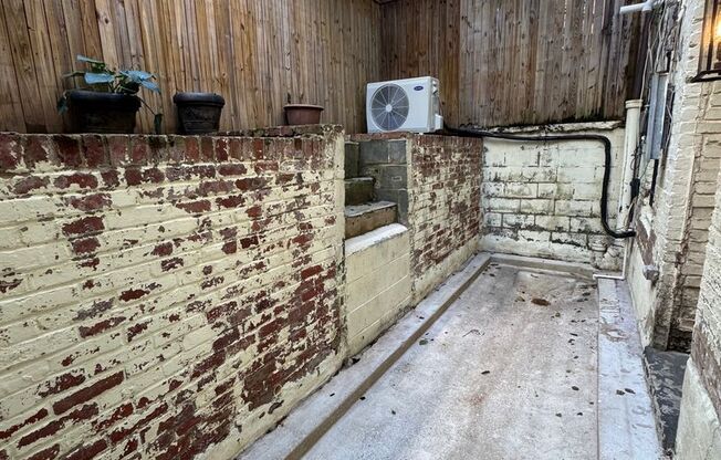 Newly Renovated, AMAZING Location, One Bedroom in West End! -Private Patio!