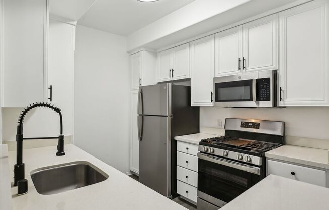 2 beds, 2 baths, 1,150 sqft, $3,698, Unit 212