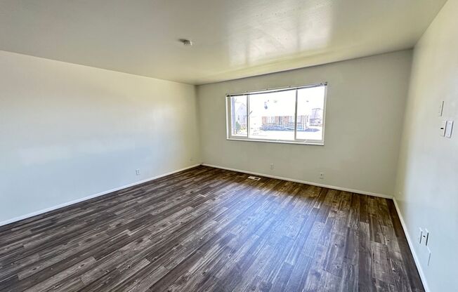 2 beds, 1 bath, 940 sqft, $1,295, Unit Unit 06
