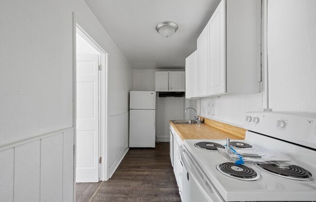2 beds, 1 bath, 800 sqft, $899, Unit 103 W Lincoln Ave #9