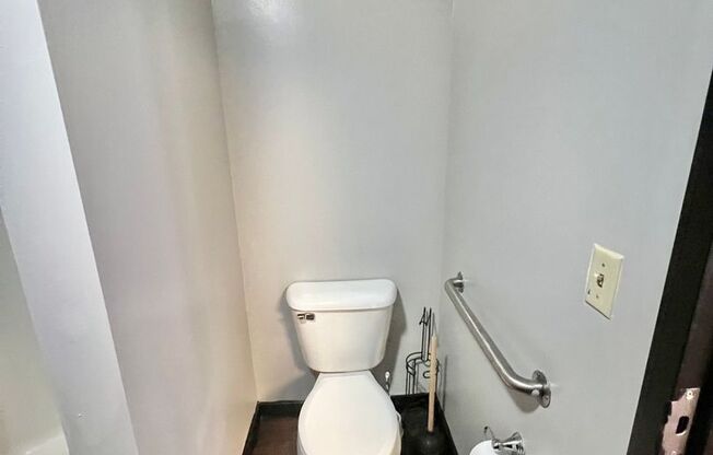 Studio, 1 bath, $595, Unit #2