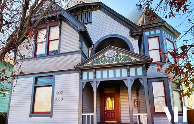 1030 West Apartments: Two, Four, & Five Bedrooms Near USC Campus!