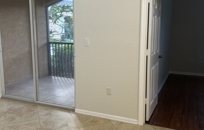 10105 COURTNEY OAKS CIR