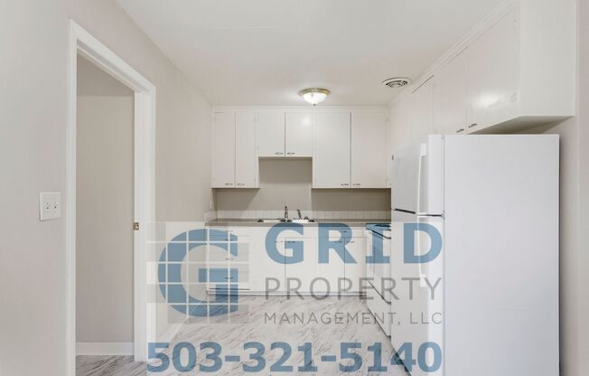 3 Bedroom Home - Large Corner Lot - SE Portland!