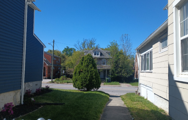 2916 E COLD SPG LN