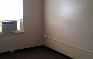 2 beds, 1 bath, $1,600, Unit 2