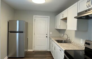 1 bed, 1 bath, 516 sqft, $795, Unit 4 Chestnut Dr