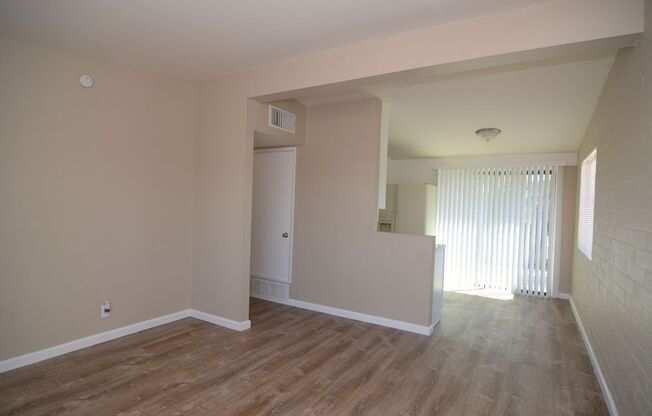 2 beds, 1 bath, $1,095