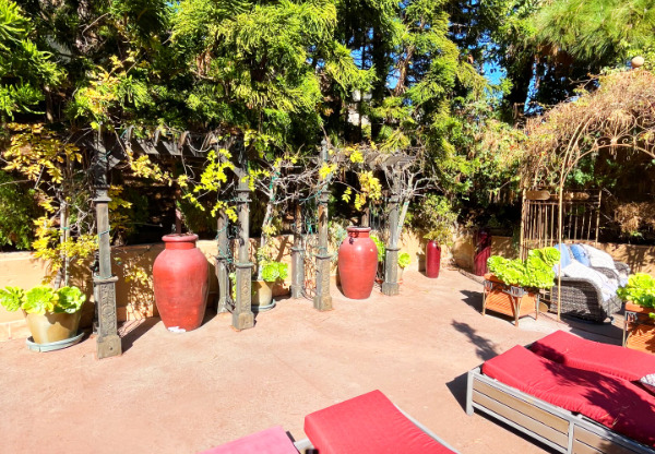 2 beds, 1.5 baths, 950 sqft, $4,195