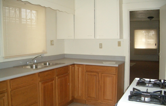 Welcome to our beautiful house on 96th Ave, Oakland CA. - Updated pictures coming soon.