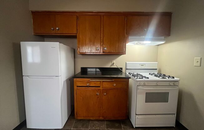 1 bed, 1 bath, 650 sqft, $999, Unit Unit 4