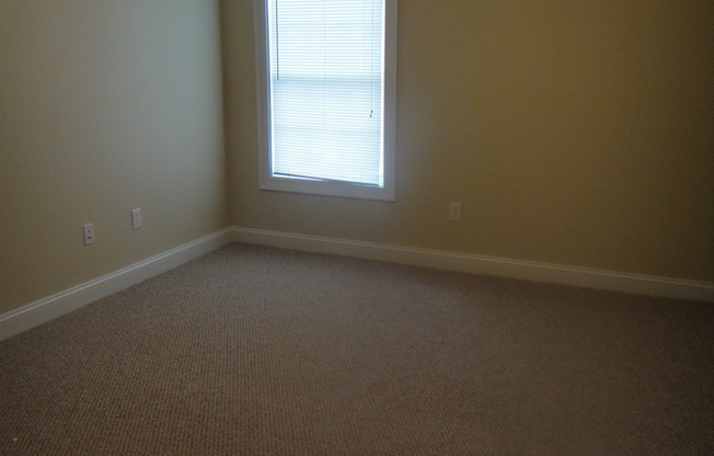 Spacious Duplex For Rent This August 9th!