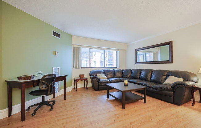 1 bed, 1 bath, 709 sqft, $2,900, Unit 212