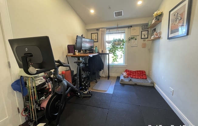 2 beds, 1 bath, 900 sqft, $3,450, Unit 4