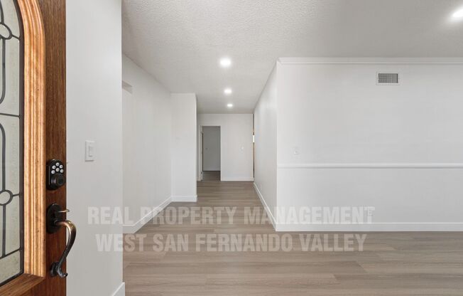 Stunning 3bd Home with Private Outdoor Oasis
