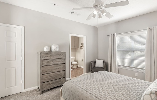 Beige Carpet In Bedroom at Lagniappe of Biloxi Apartment Homes, Biloxi, MS, Mississippi   , 39532