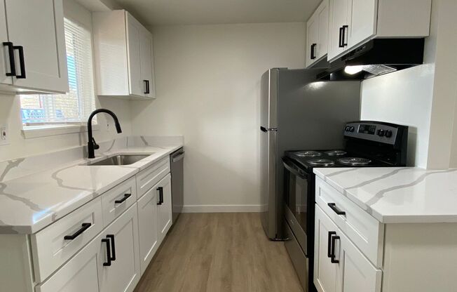 2 beds, 1 bath, 780 sqft, $1,355, Unit Unit 34