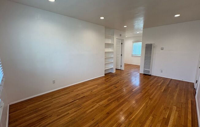 Exemplifying Style, Serenity & Lifestyle! Upstairs ~ 1 Bedroom / 1 Bathroom!