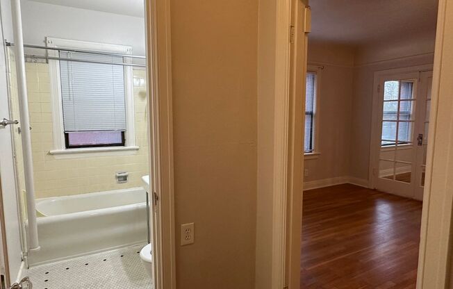 Studio, 1 bath, 522 sqft, $1,195, Unit 63