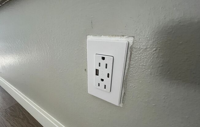 2 beds, 2 baths, 1,036 sqft, $2,395, Unit 3520 - 408