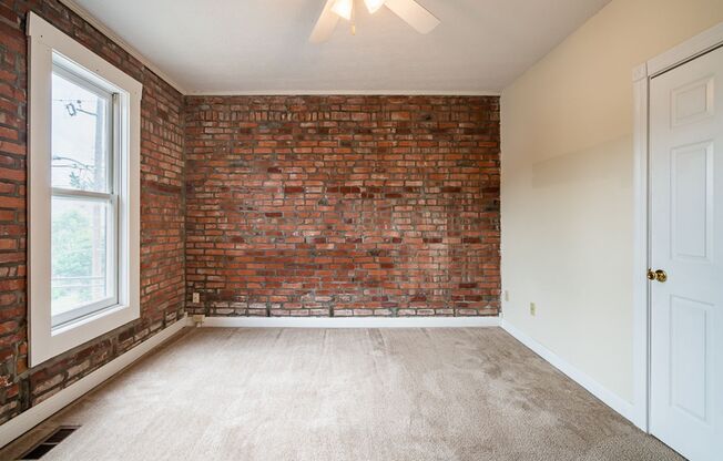 3 beds, 1.5 baths, $1,700, Unit 235 E. 3rd Ave