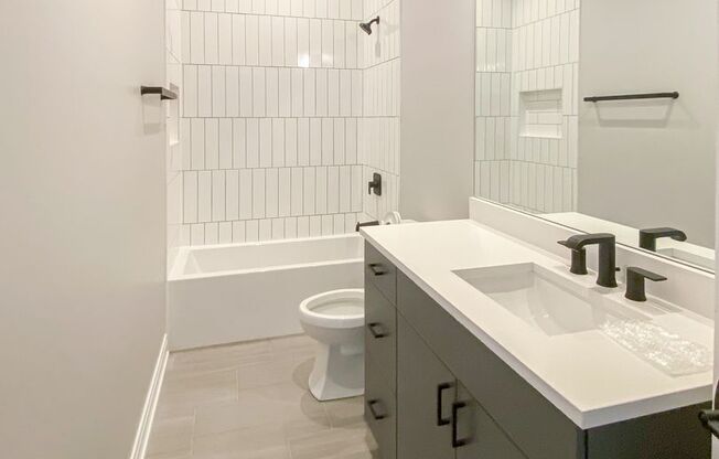 2 beds, 1 bath, 679 sqft, $3,575, Unit 1050-201