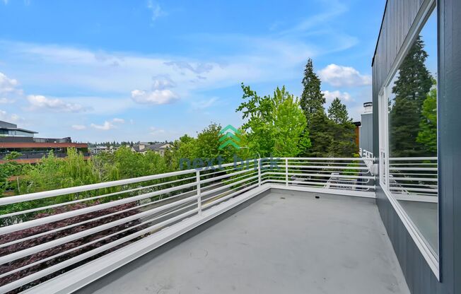 2 Beds and 2 Baths Kirkland DT Condo is Available for Rent!