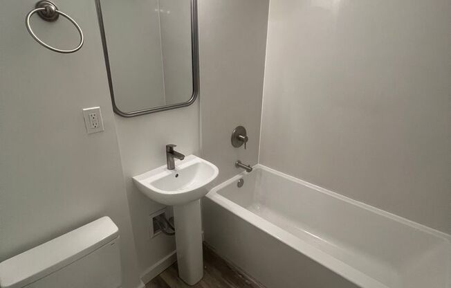 1 bed, 1 bath, 693 sqft, $2,195, Unit 1