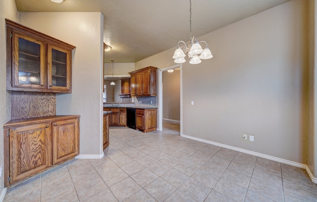 3 beds, 2 baths, $2,095