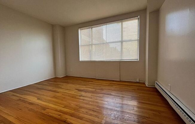 2 beds, 1 bath, $1,395