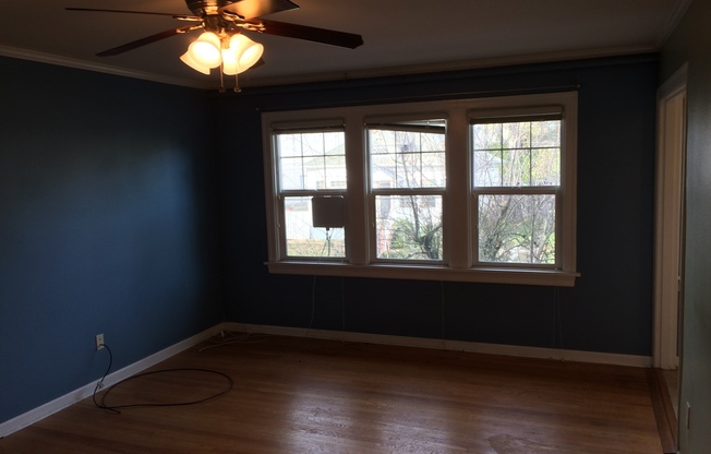 Upper Level Chasselton 1 Bedroom Condo in Vibrant Kerns Neighborhood