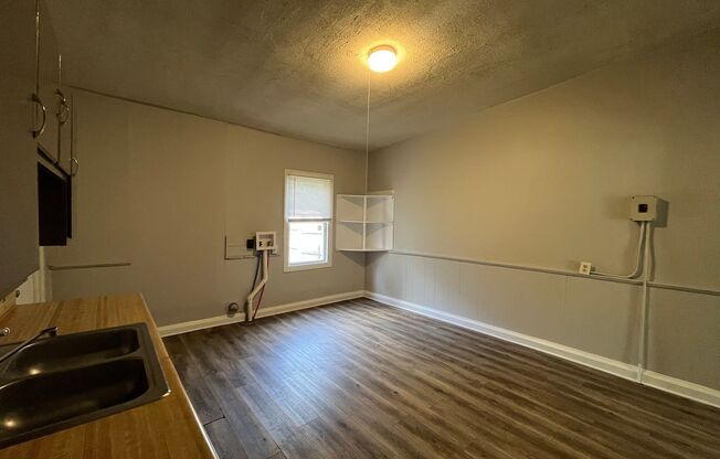 2 beds, 1 bath, $925