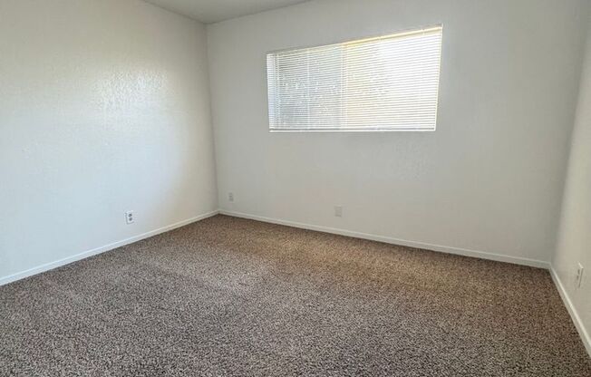 2 beds, 1 bath, 850 sqft, $1,250, Unit Unit 3