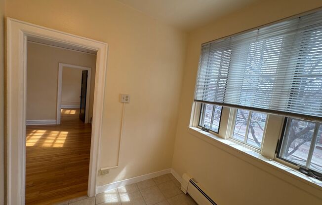 1 bed, 1 bath, 600 sqft, $1,195, Unit C-24