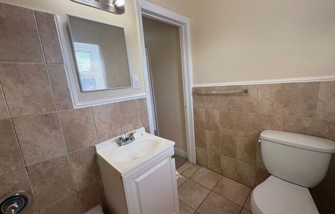 2 beds, 1 bath, $1,150, Unit 2764B
