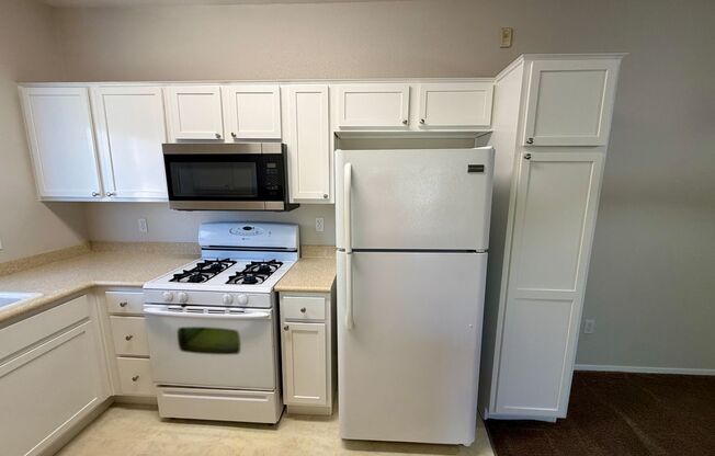 2 beds, 2 baths, $1,550, Unit # 6231