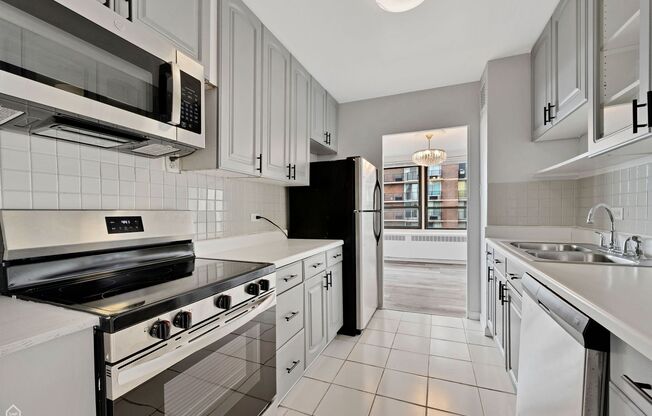3 beds, 2 baths, 1,500 sqft, $4,150, Unit 418-1505