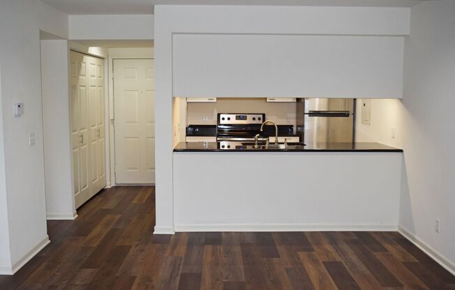 1 bed, 1 bath, 657 sqft, $1,225, Unit 408-106