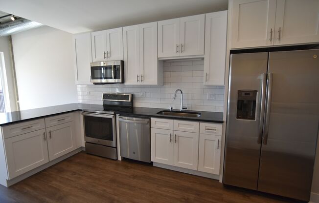 1 bed, 1 bath, 711 sqft, $2,800, Unit 3833-617