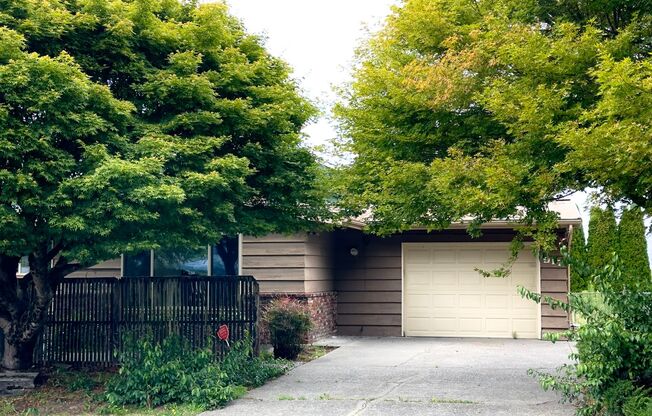 2,510 Sq Ft | 5 Bedroom · 3 Bathroom – W/D, Terrace, Garage & Extra Space