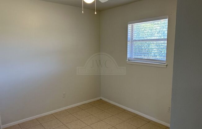 2 beds, 1 bath, $695, Unit 903 Main St. N. Unit C