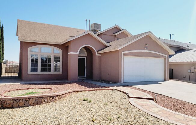 Beautiful 4 bedroom, 2 bath home in Northeast El Paso!