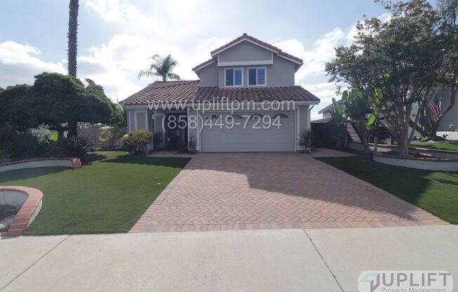 4 Bedroom Home with Pool & Spa
